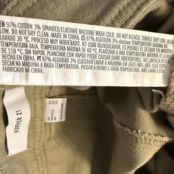 Women's Tan Wide-Leg cropped jeans. 26” - Picture 6 of 6